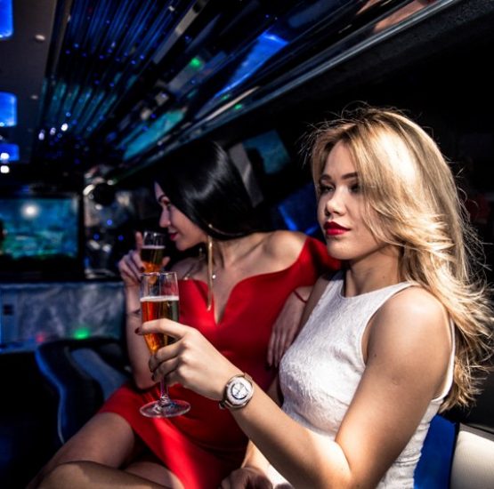 girls-partying-in-a-limousine-pqs9fnorr51axjvs5ai9eaiio8ogrzeym4amgzrhvg